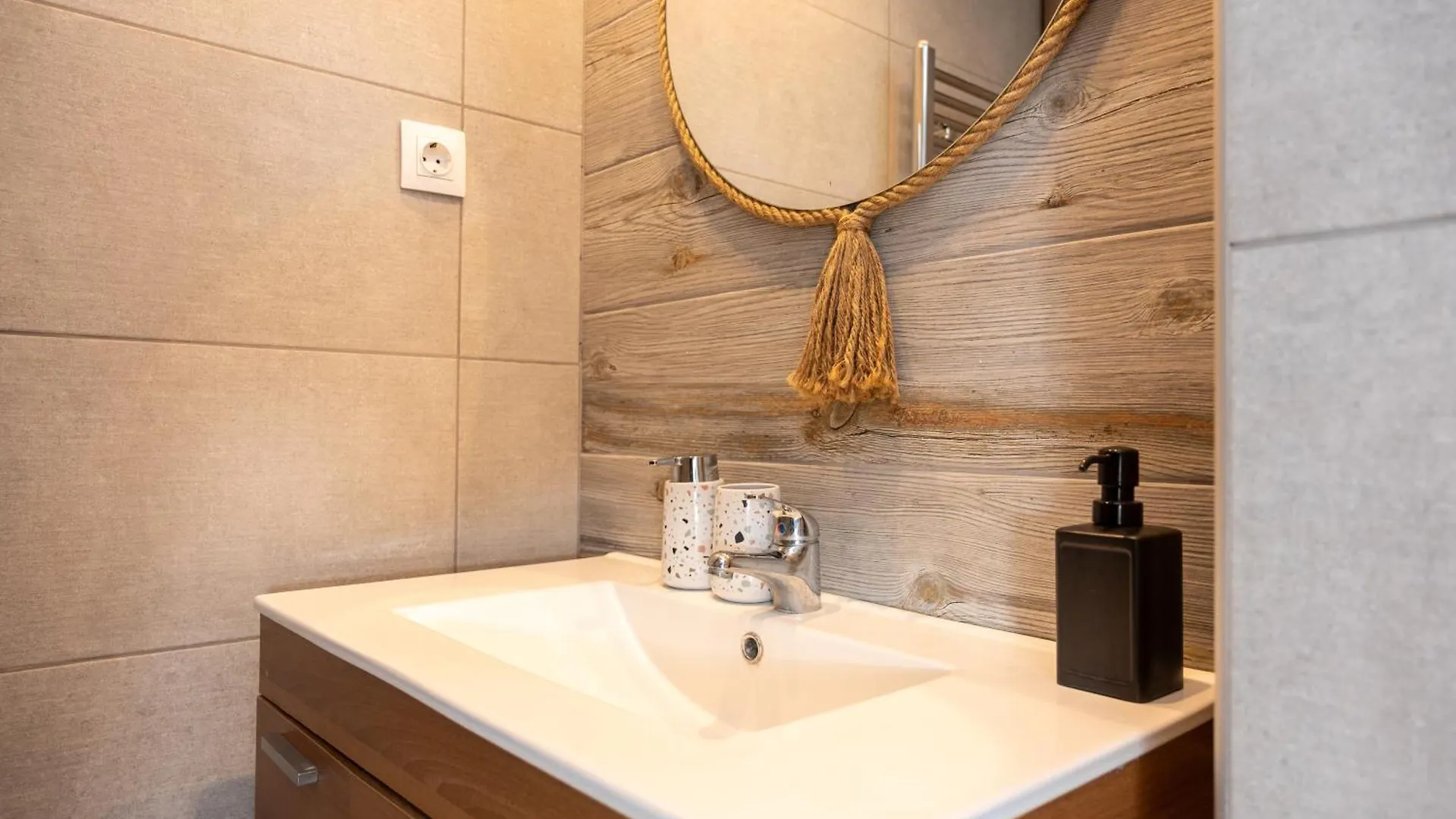 Niso Thessaloniki Hospitality Apartments
